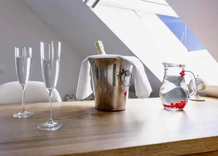 Newly And Modernly Renovated-studio Gilda-breathtaking Waterfront With Yacht Views