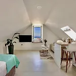 Newly And Modernly Renovated-studio Gilda-breathtaking Waterfront With Yacht Views شقة