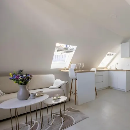 Newly And Modernly Renovated-studio Gilda-breathtaking Waterfront With Yacht Views דירה מאקרסקה