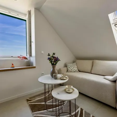 Newly And Modernly Renovated-studio Gilda-breathtaking Waterfront With Yacht Views