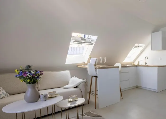 Newly And Modernly Renovated-studio Gilda-breathtaking Waterfront With Yacht Views דירה מאקרסקה