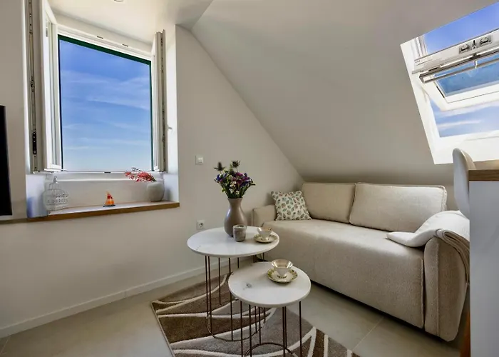 Newly And Modernly Renovated-studio Gilda-breathtaking Waterfront With Yacht Views