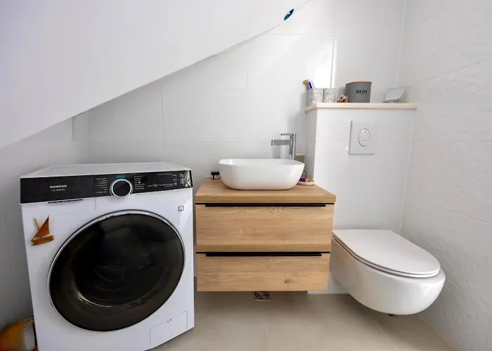 Appartement Newly And Modernly Renovated-studio Gilda-breathtaking Waterfront With Yacht Views