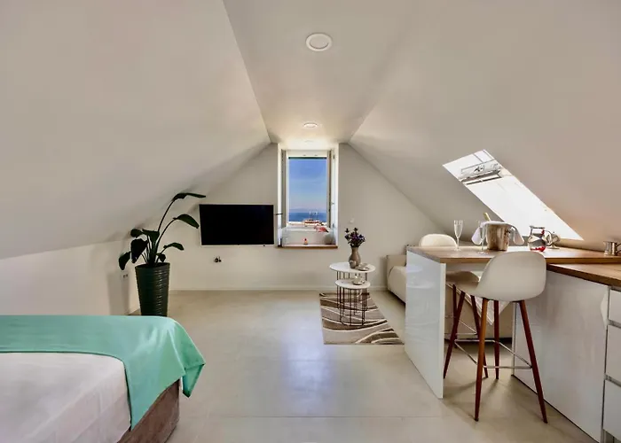 Newly And Modernly Renovated-studio Gilda-breathtaking Waterfront With Yacht Views Appartement